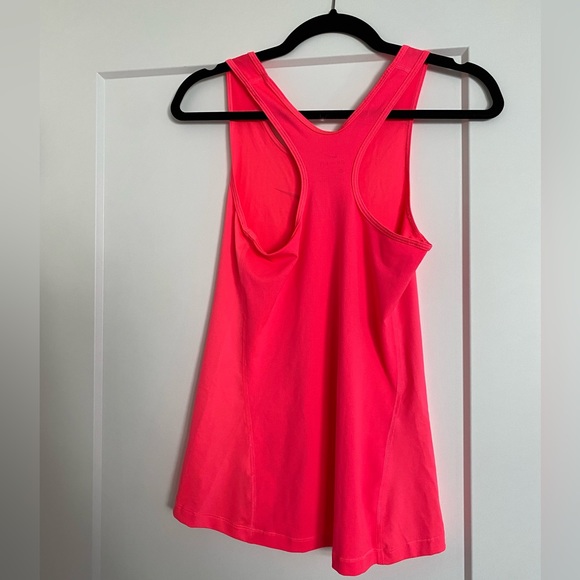 Nike dri fit tank - Picture 2 of 3
